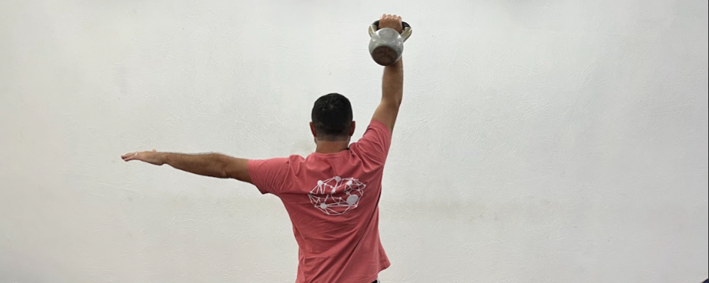 Exercício com Kettlebell em casa Exercício com Kettlebell em casa